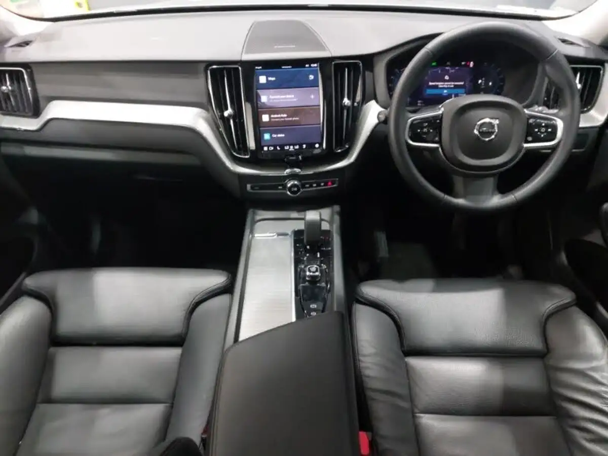 2023-volvo-xc60-20-b5-plus-big-2