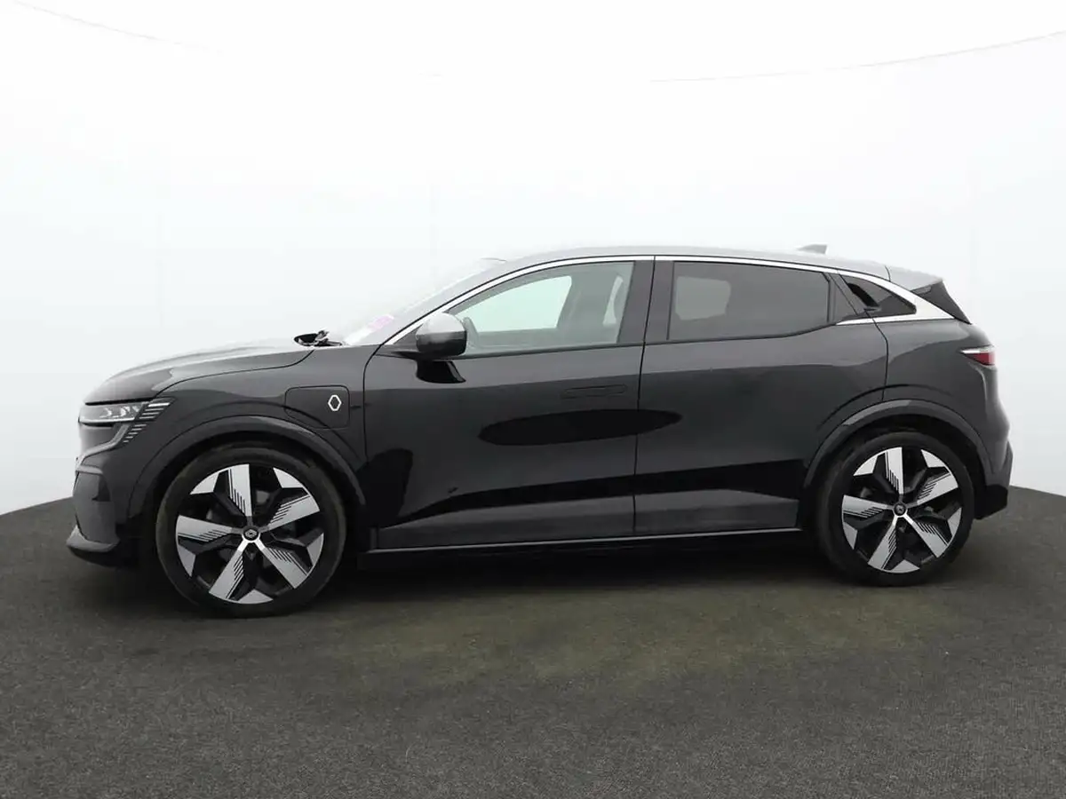 2023-renault-megane-e-tech-e-techno-big-3