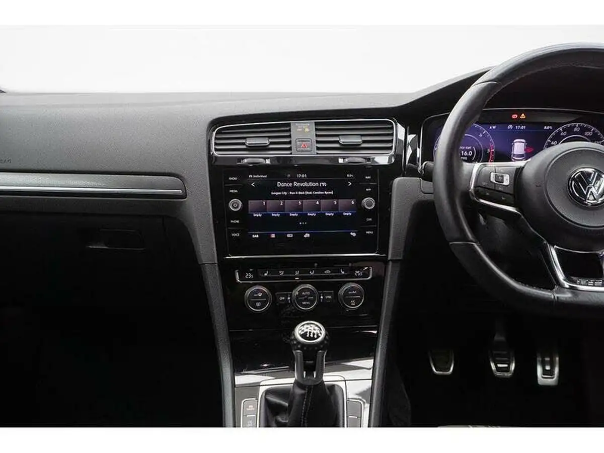 2017-volkswagen-golf-20tdi-gtd-blueline-ss-hatchback-5d-big-24