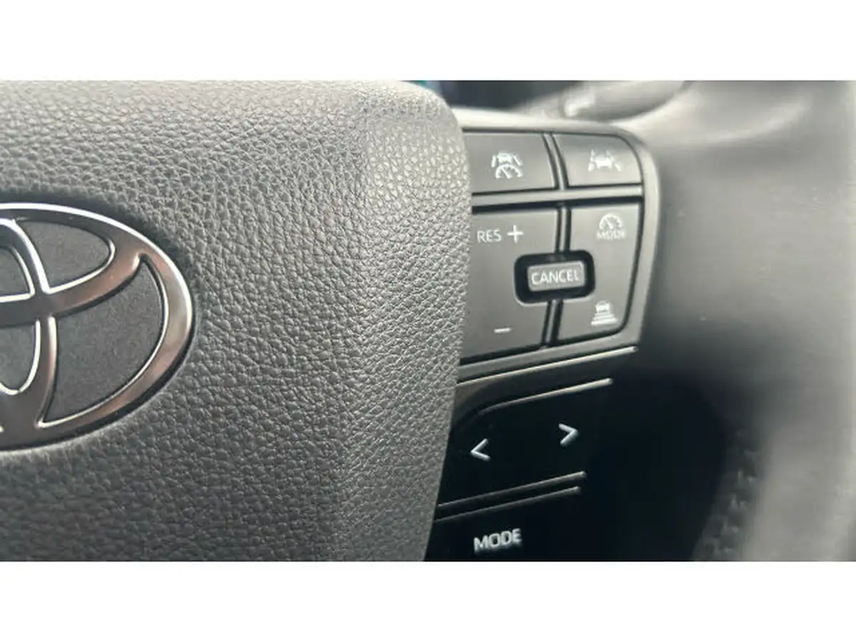 2024-toyota-c-hr-20-vvt-i-design-220bhp-plug-in-big-38