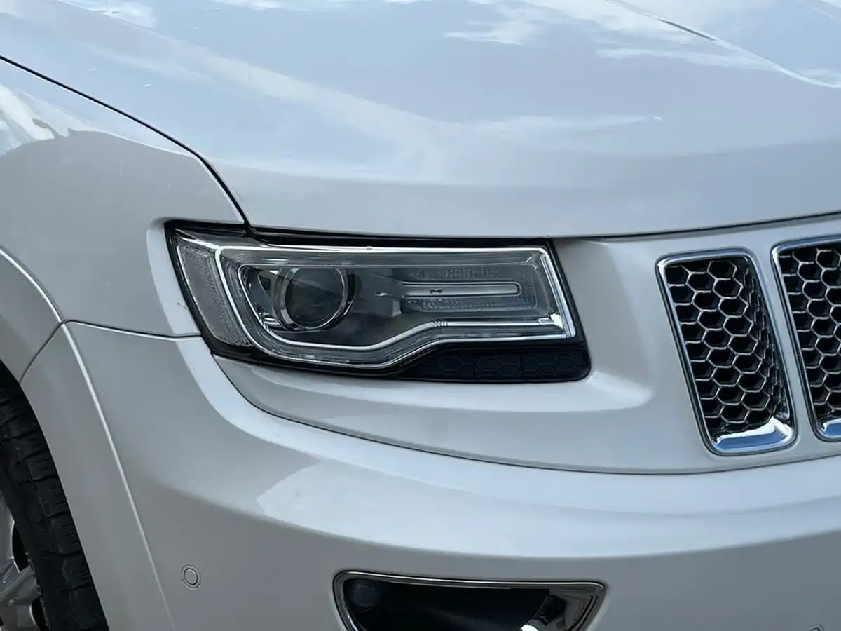 2017-jeep-grand-cherokee-30crd-summit-big-20