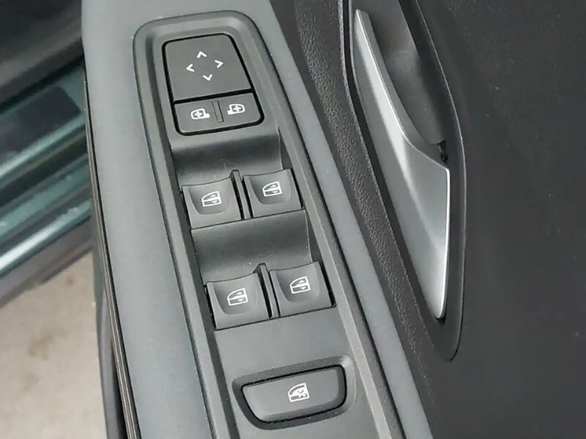 2023-dacia-sandero-stepway-10-tce-essential-90bhp-big-18
