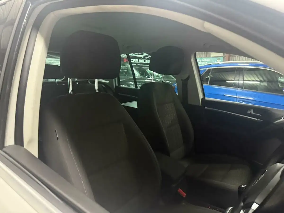 2012-volkswagen-tiguan-20td-se-140ps-4wd-big-11