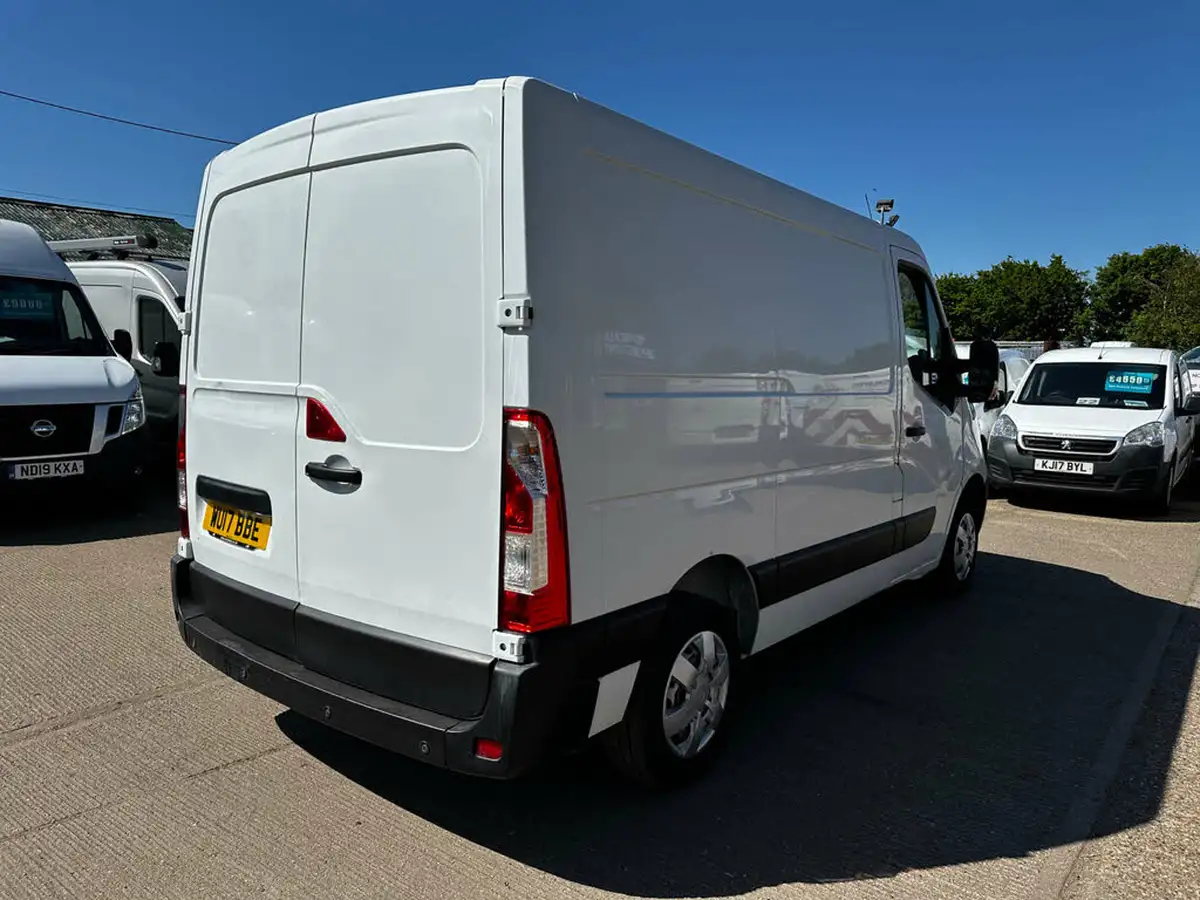 2017-vauxhall-movano-23cdti-l1h1-f2800-110pseu6-panel-big-9