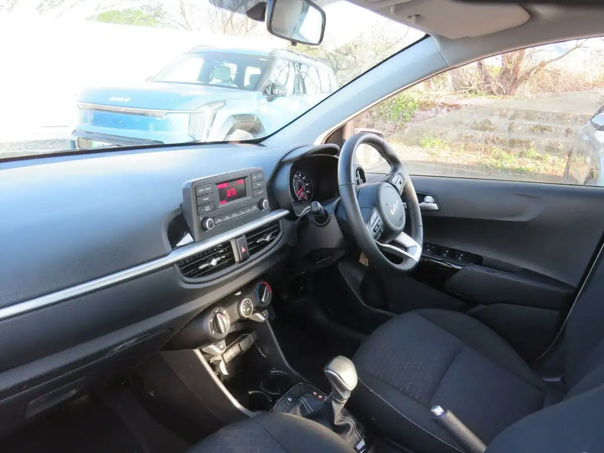 2023-kia-picanto-10-2-auto-seq-big-7
