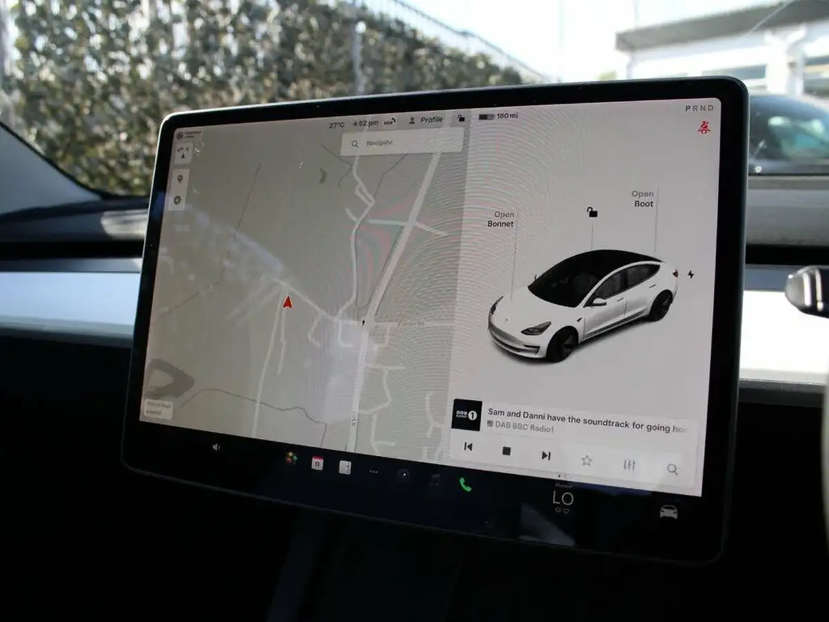 2021-tesla-model-3-e-long-range-4x4-big-12