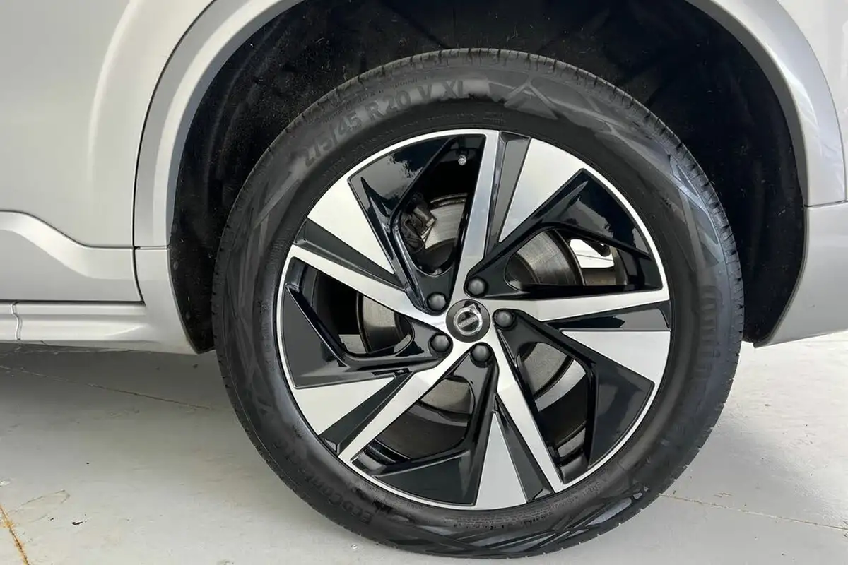 2024-volvo-xc90-20-b5-plus-big-22