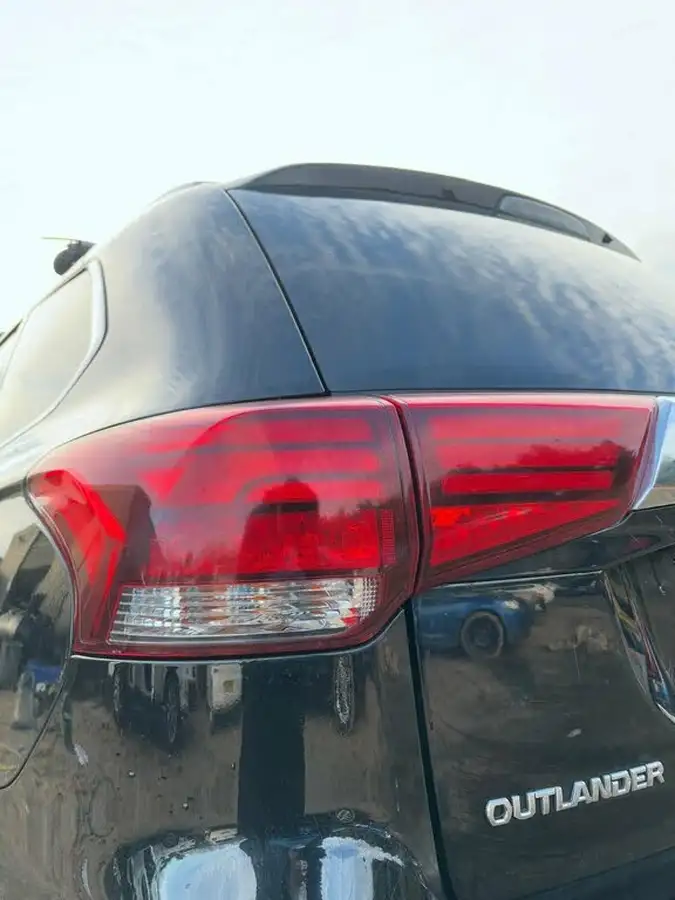 2021-mitsubishi-outlander-20-design-big-41