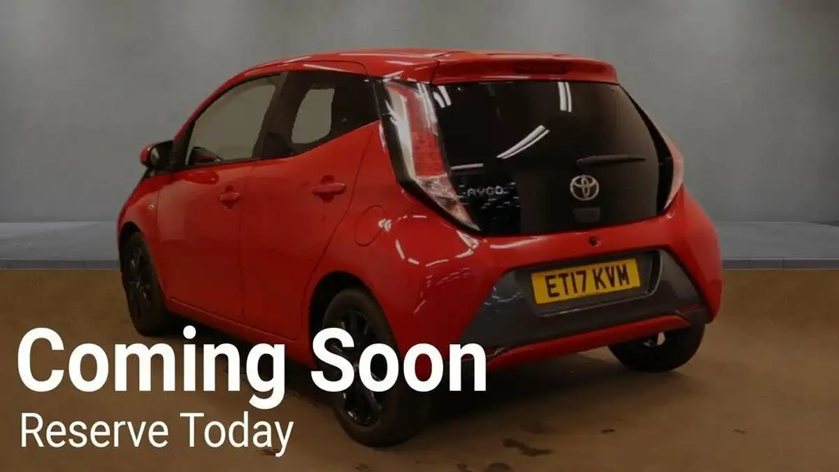 2017-toyota-aygo-10-vvt-i-x-style-71bhp-x-shift-big-2