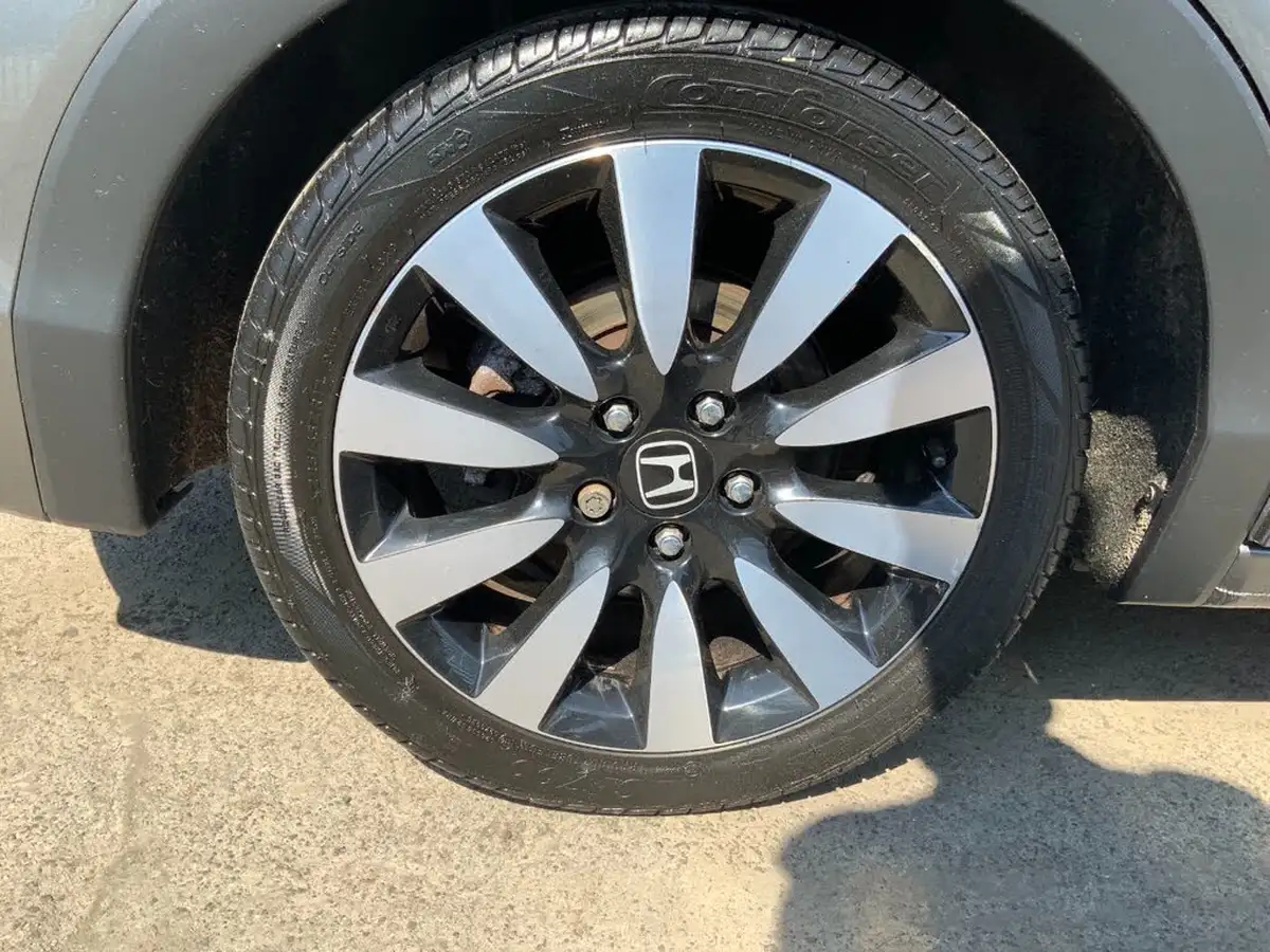 2016-honda-civic-14-i-vtec-se-plus-navi-big-18
