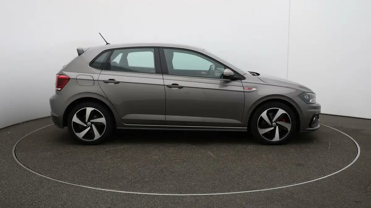 2019-volkswagen-polo-20-tsi-gti-big-48