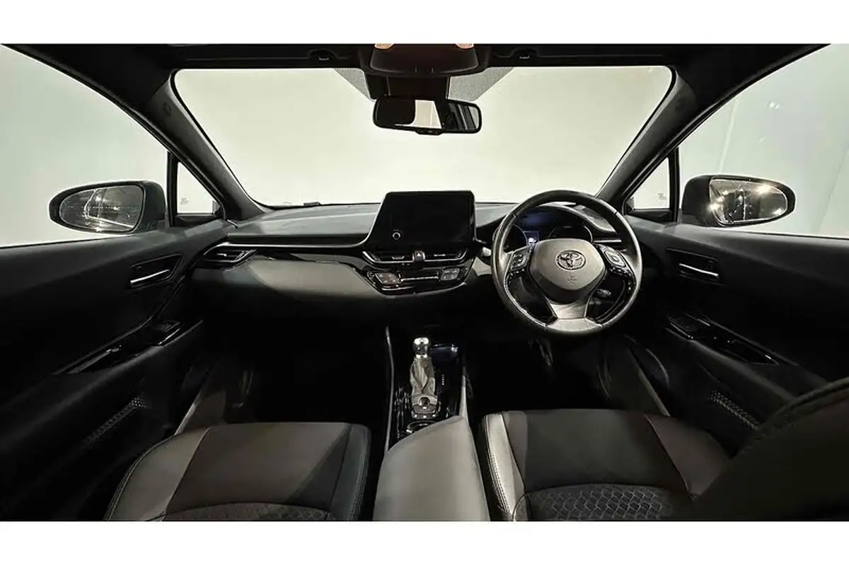 2022-toyota-c-hr-18-vvt-i-design-big-1