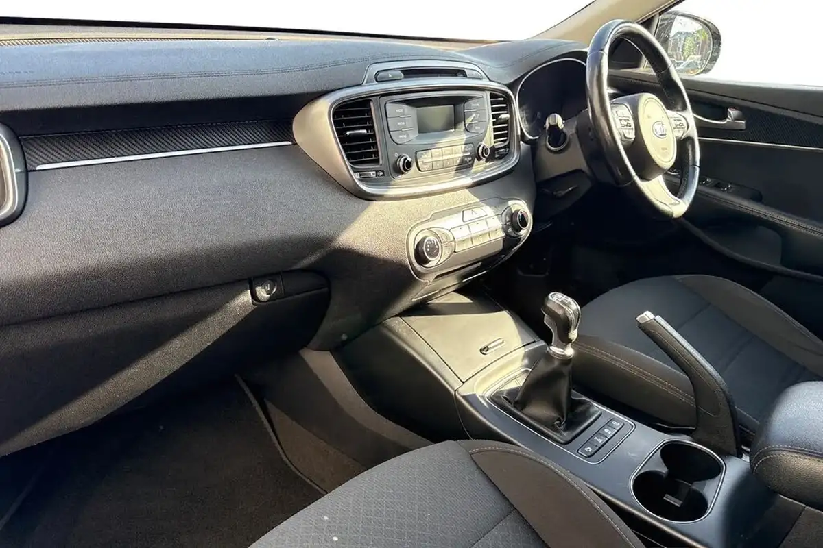 2016-kia-sorento-22-crdi-kx-1-big-14