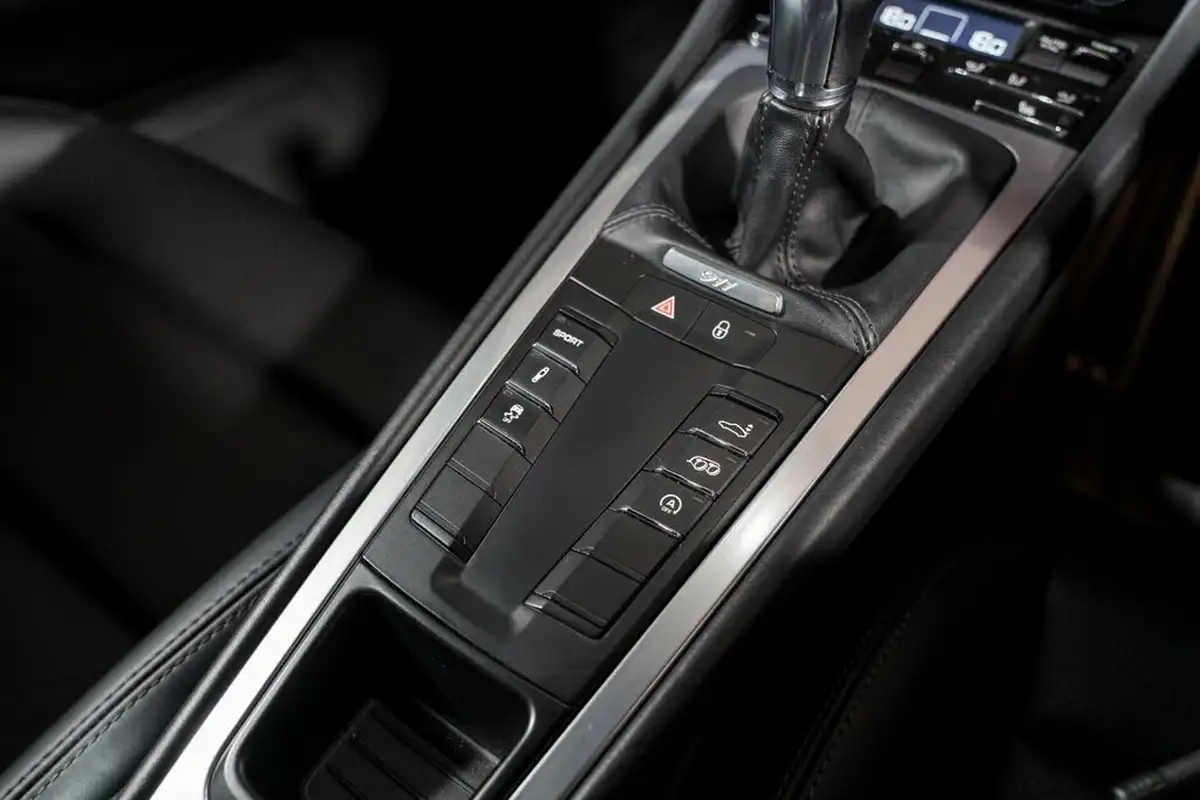 2016-porsche-911-30-carrera-4-s-coupe-big-32