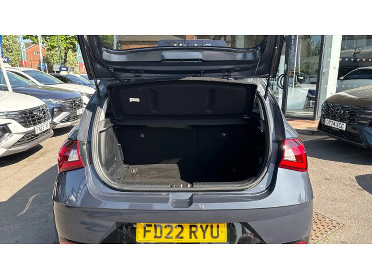 2022-hyundai-i20-10-t-gdi-premium-dct-big-3