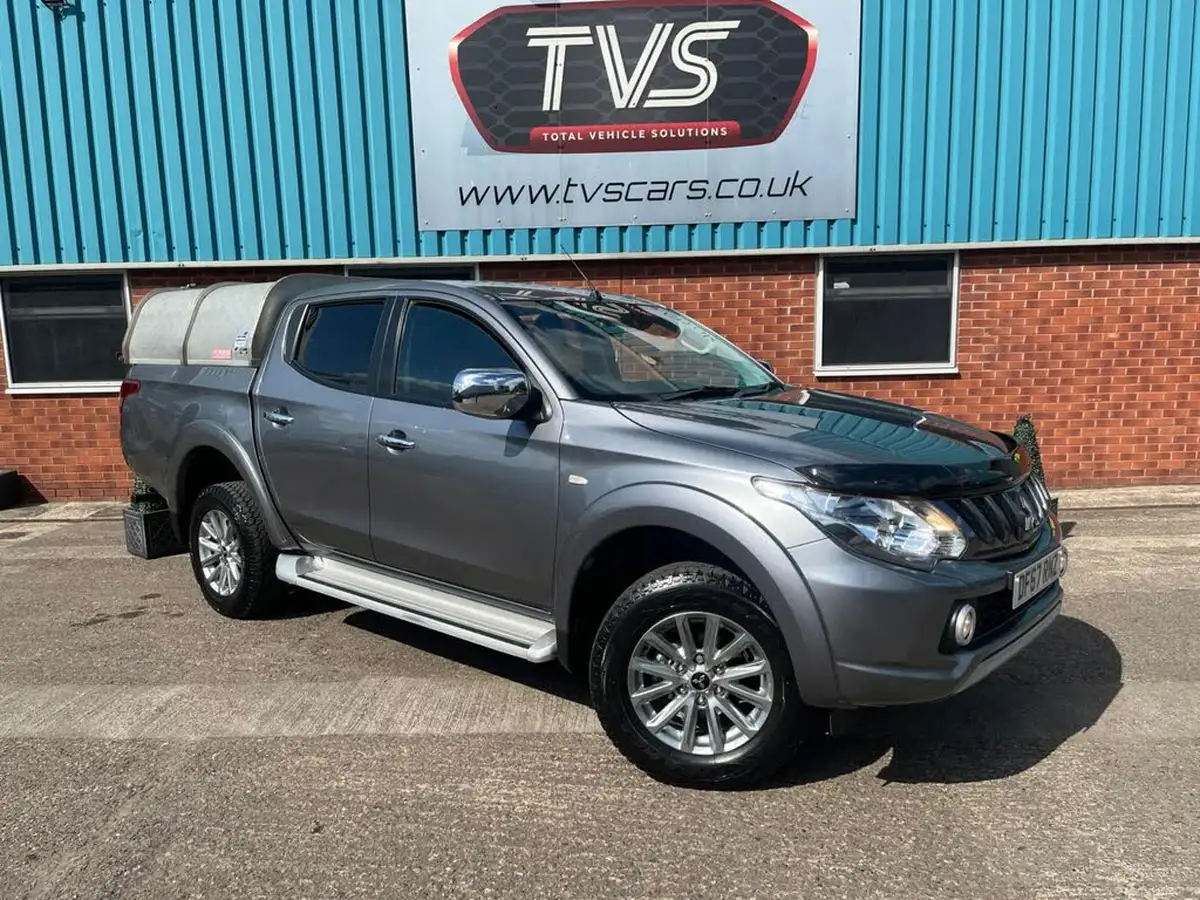 2018-mitsubishi-l200-24di-d-titan-eu6-big-0
