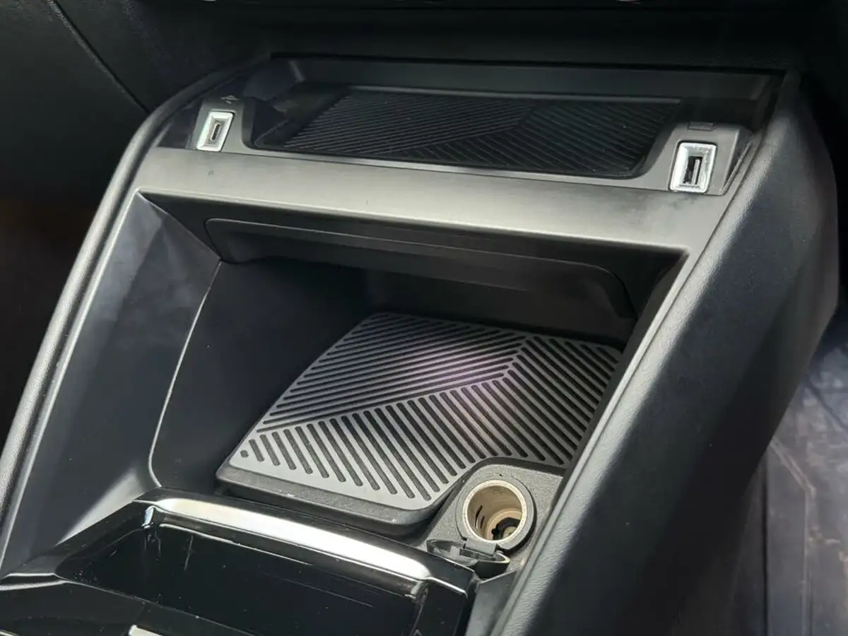 2022-citroen-c4-12-puretech-c-series-edition-eat8-big-37