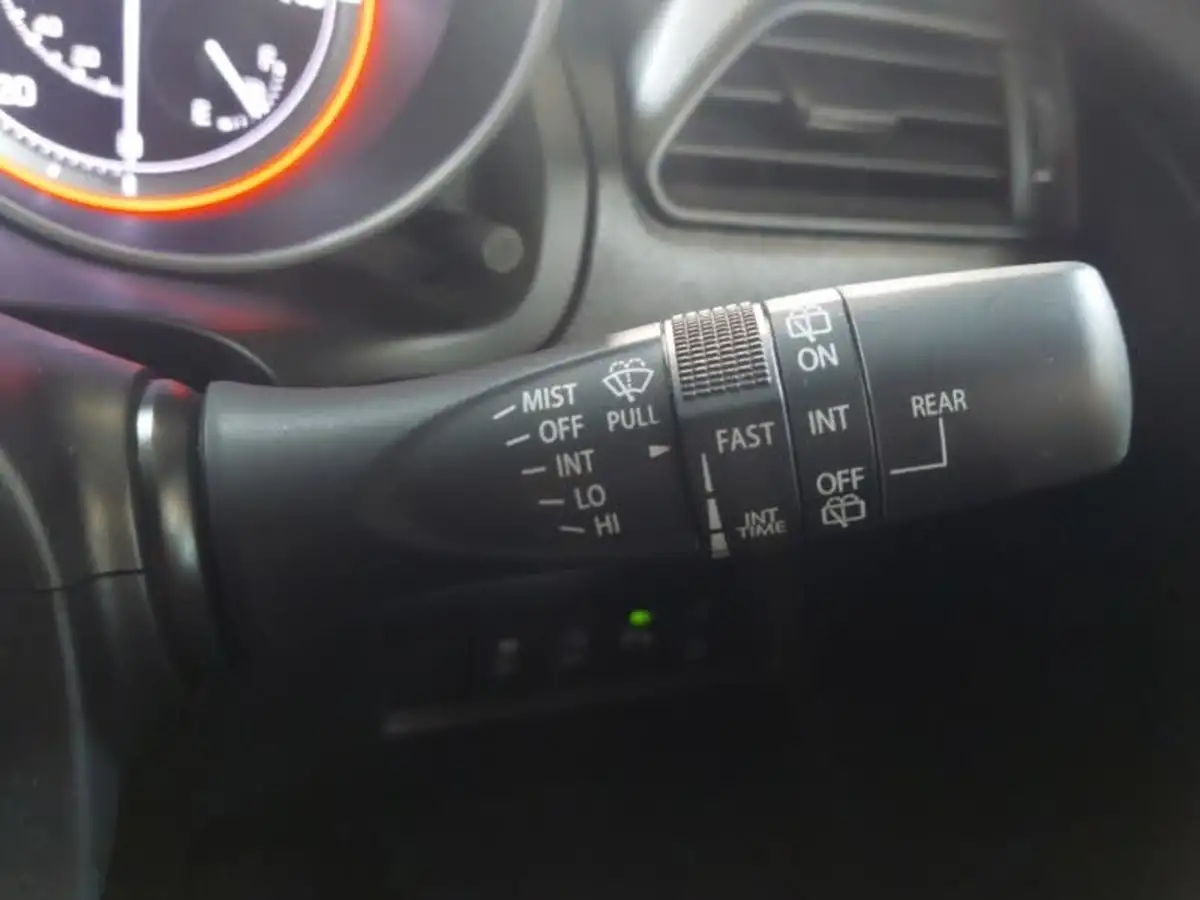 2022-suzuki-swift-12-dualjet-sz5-big-13