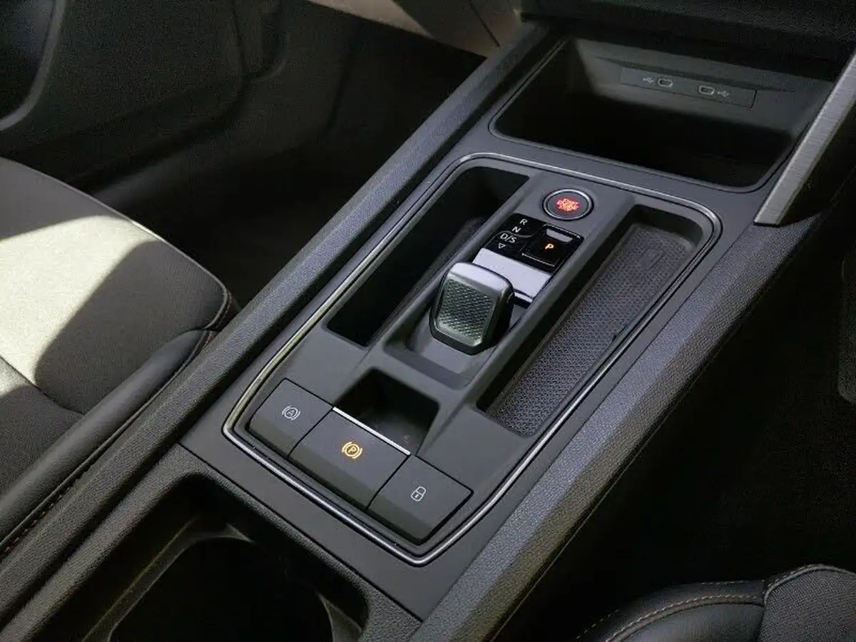 2024-cupra-leon-nf-15-etsi-v1-hatchback-big-11