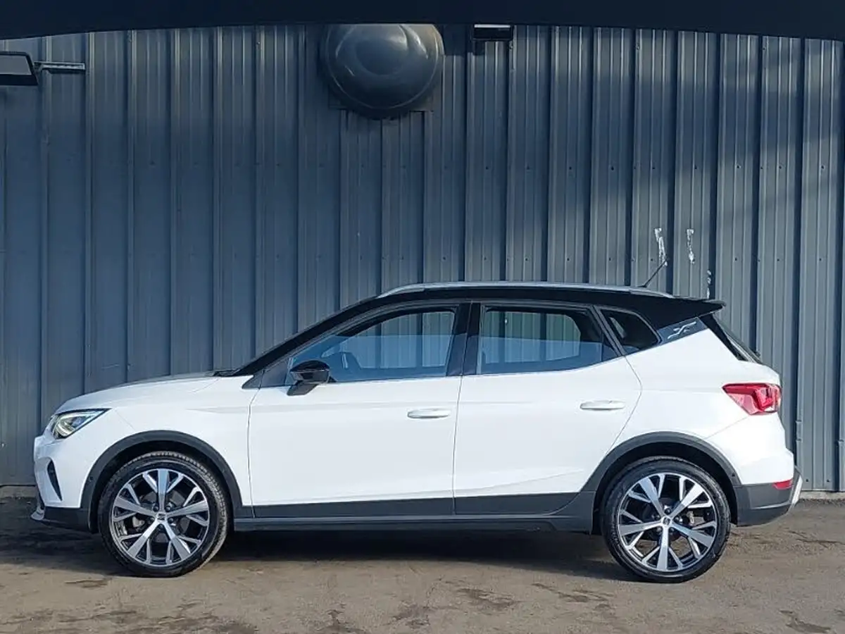 2022-seat-arona-10-tsi-xperience-lux-dsg-big-3