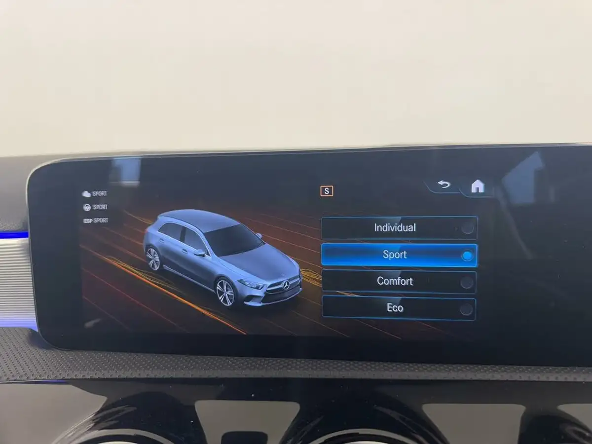 2023-mercedes-benz-a-class-13-a180-amg-line-premium-hatchback-5d-7g-dct-big-70