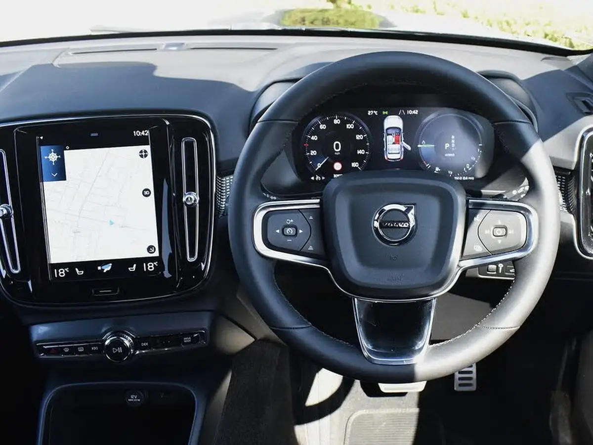 2022-volvo-xc40-15-t5-r-design-pro-big-11
