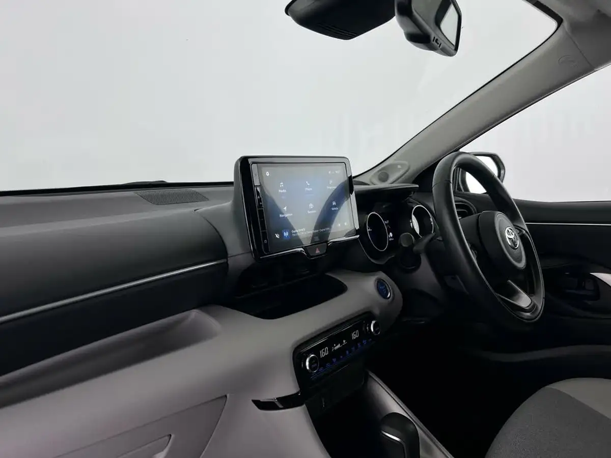 2022-toyota-yaris-cross-15-vvt-i-excel-city-packpan-roof-big-12