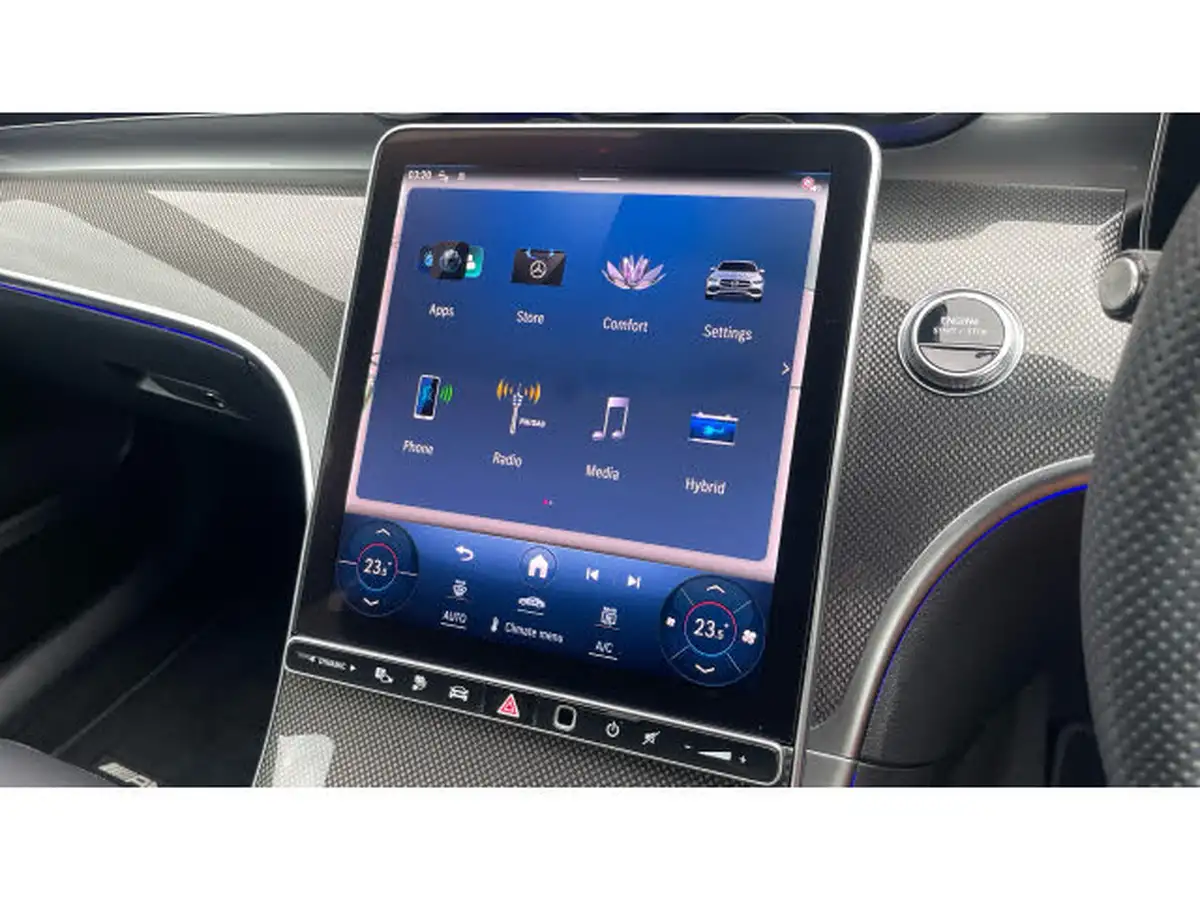 2024-mercedes-benz-c-class-20-c300e-amg-line-big-11