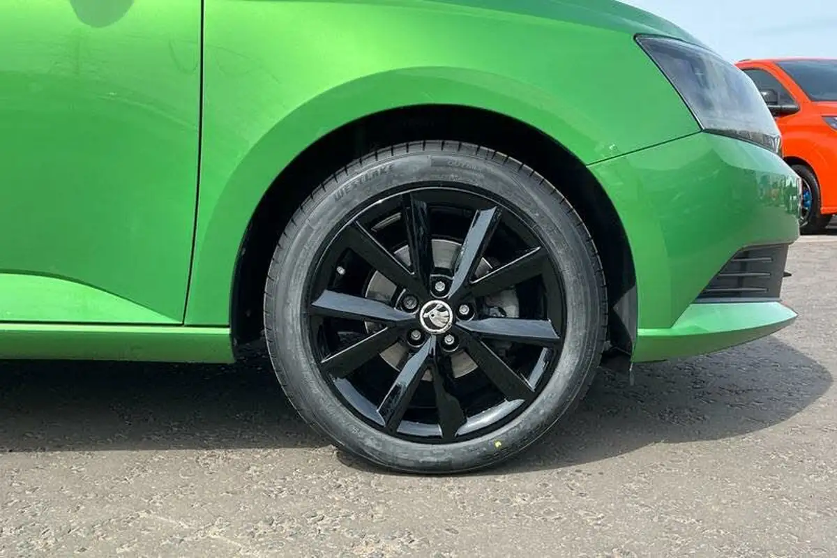 2016-skoda-fabia-12-tsi-colour-edition-big-7