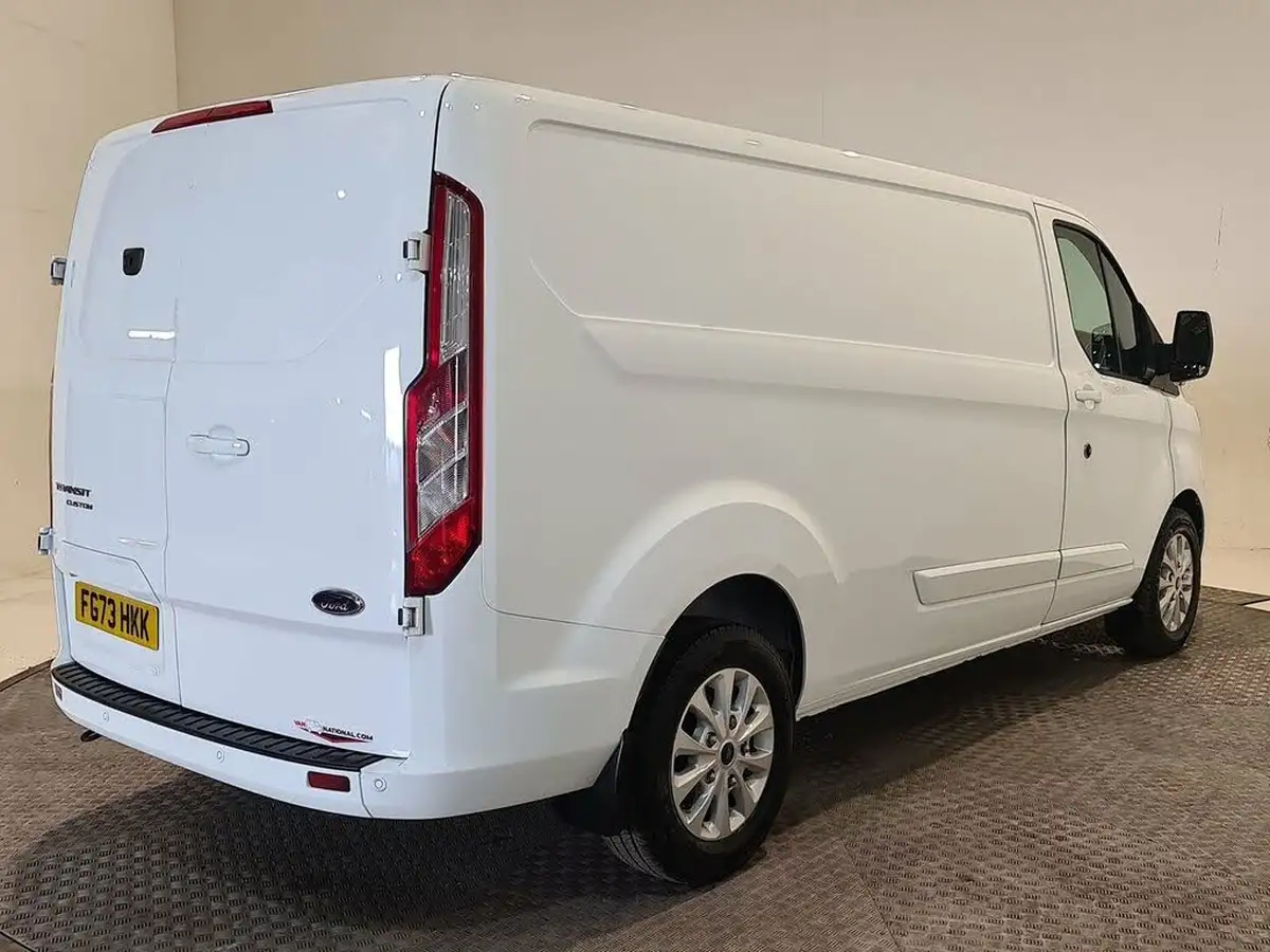 2023-ford-transit-custom-big-22