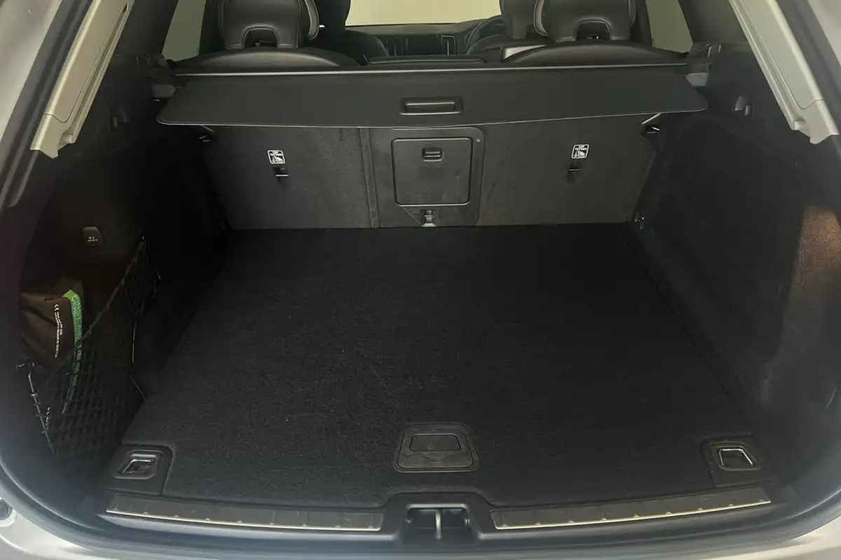 2021-volvo-xc60-20td-b4-momentum-awd-big-7