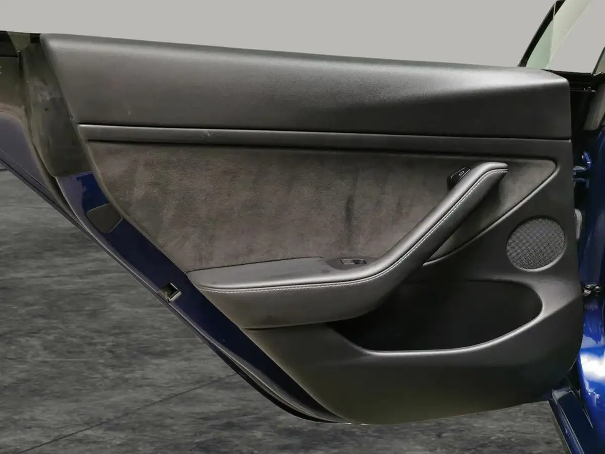 2022-tesla-model-3-e-long-range-big-29