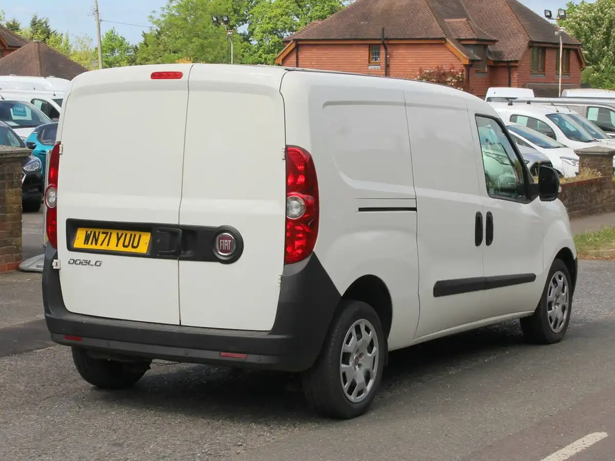 2021-fiat-doblo-cargo-13td-l2h1-maxi-panel-van-big-33