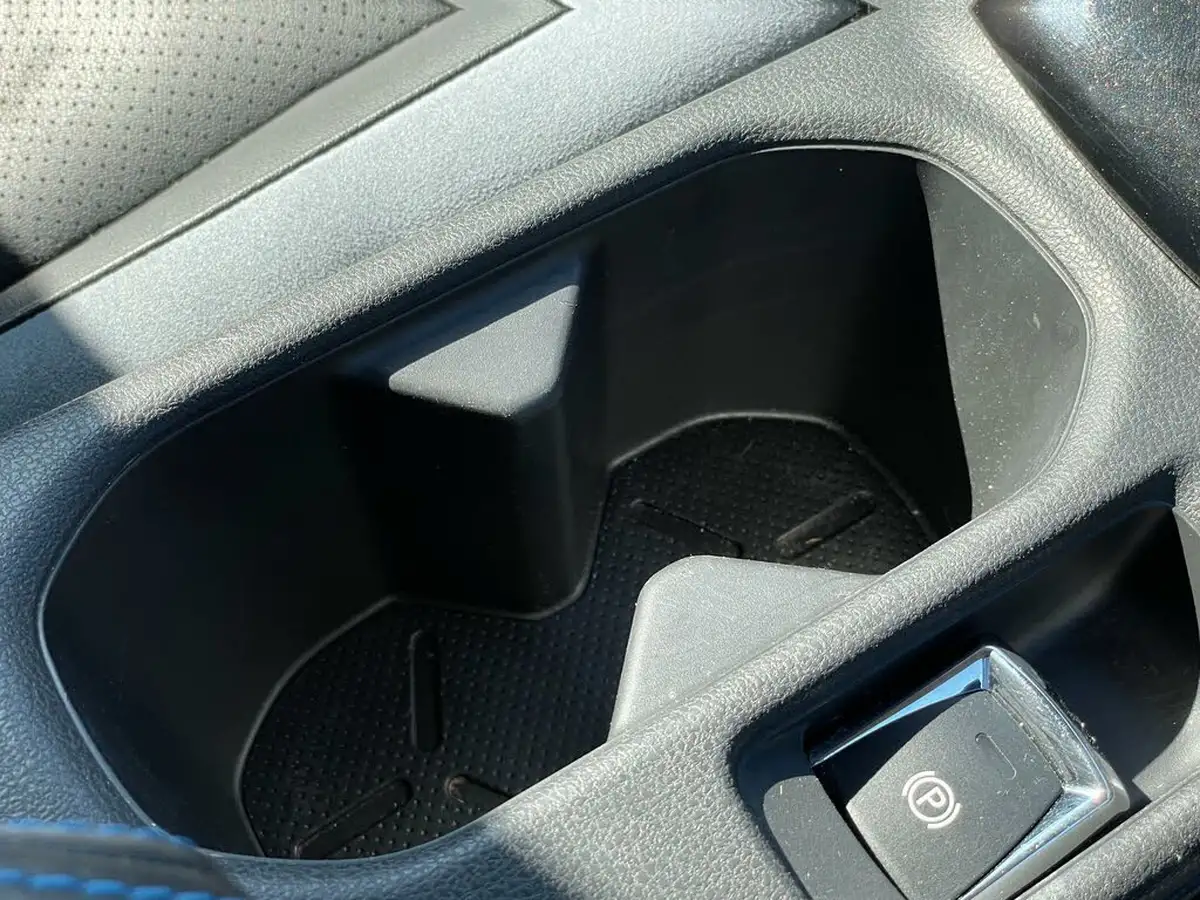 2021-nissan-leaf-e-tekna-big-15