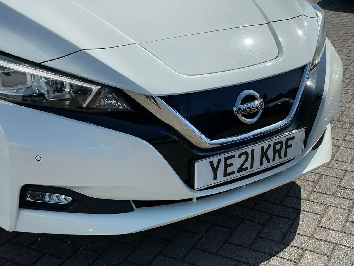 2021-nissan-leaf-e-tekna-big-19