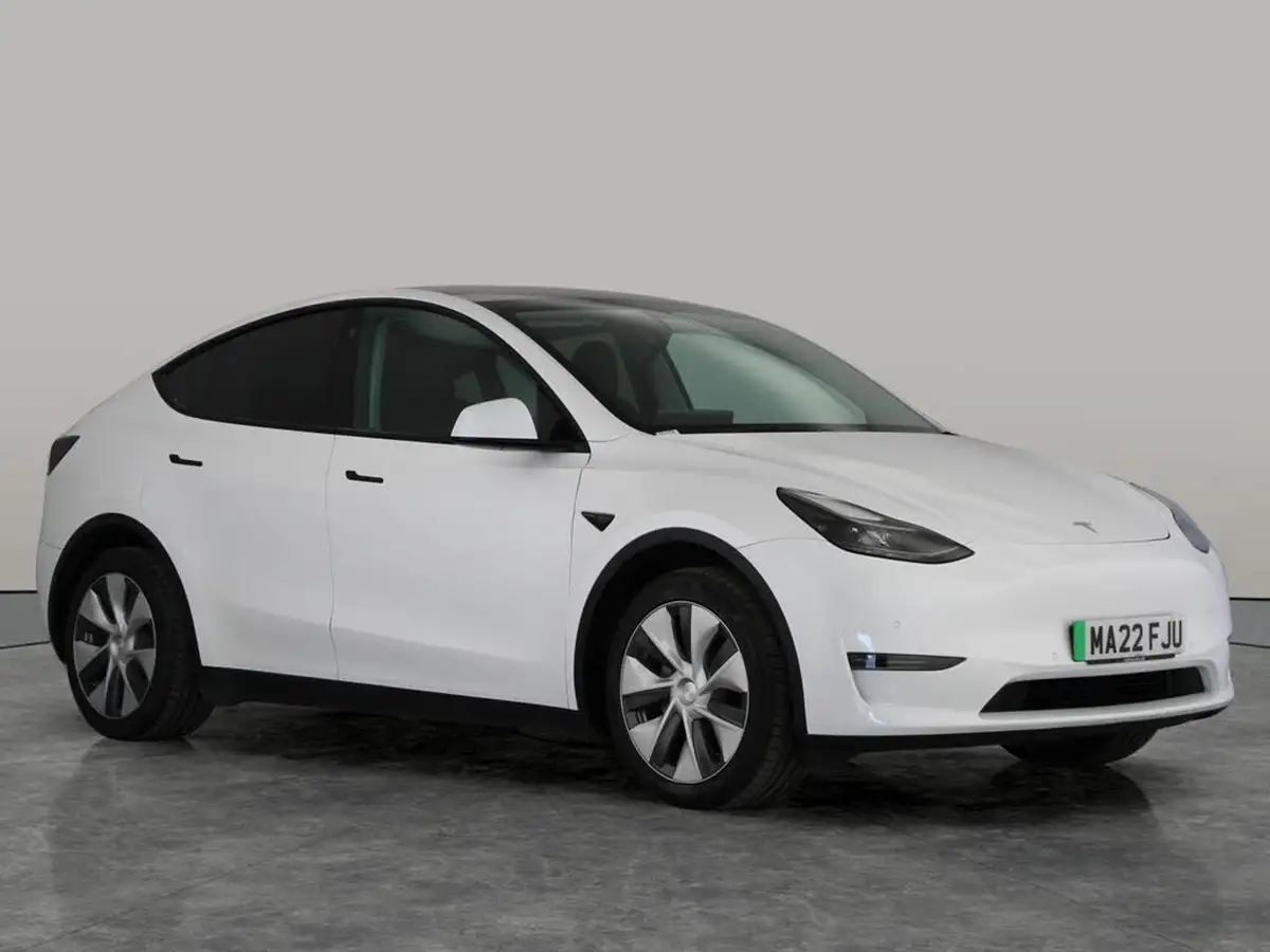 2022-tesla-model-y-e-long-range-big-6