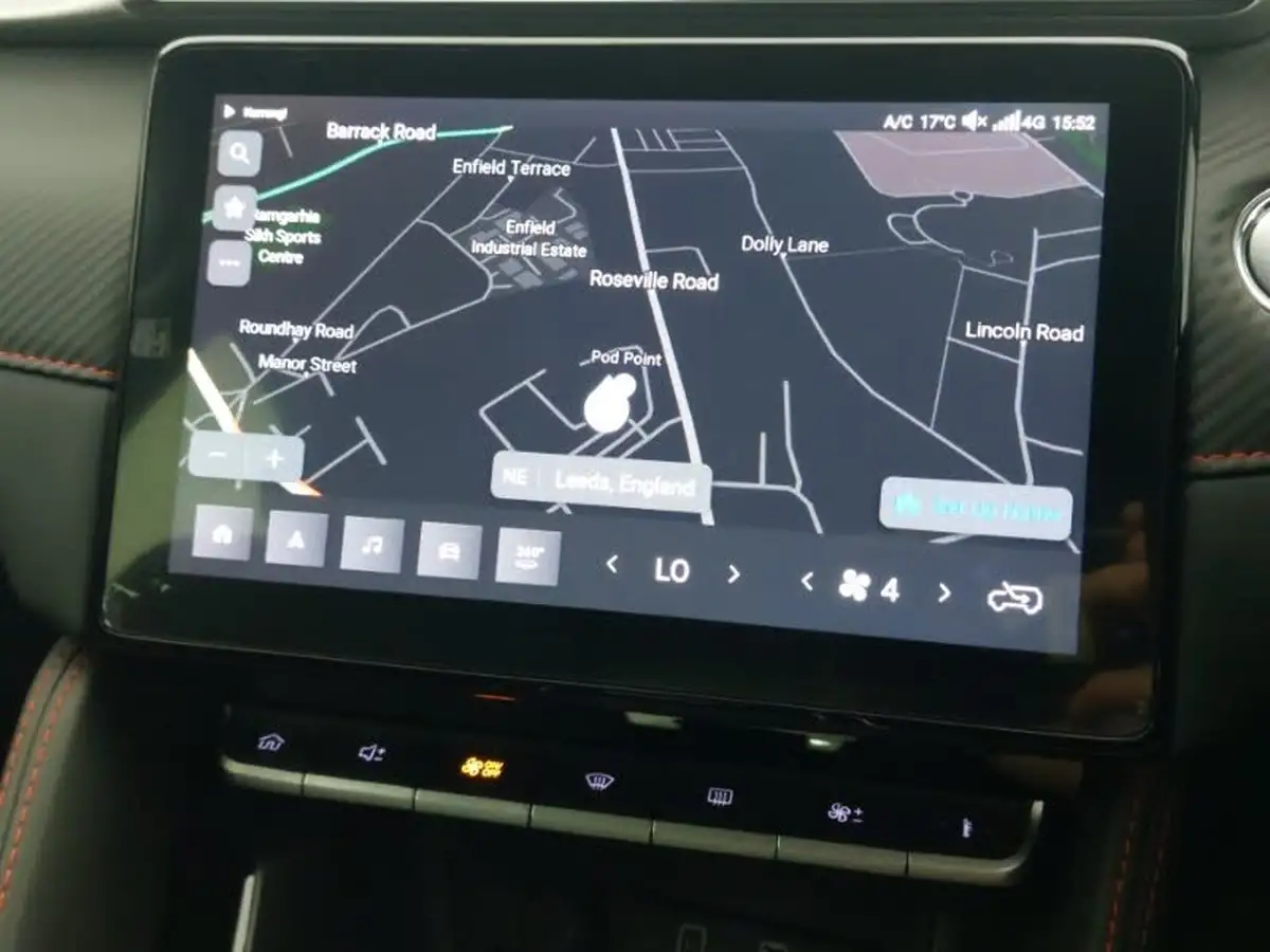 2025-mg-zs-suv-e-trophy-connect-ev-176ps-big-13