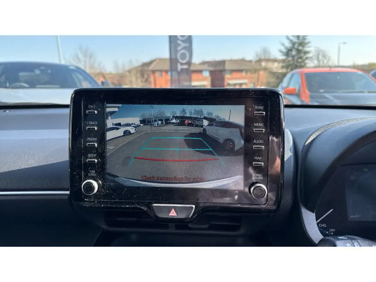 2021-toyota-yaris-15-vvt-i-design-panoramic-roof-big-19