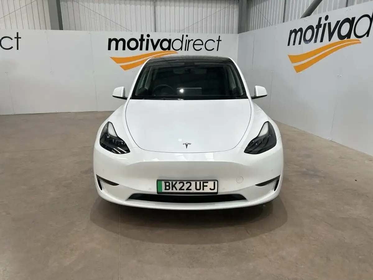 2022-tesla-model-y-e-long-range-big-1