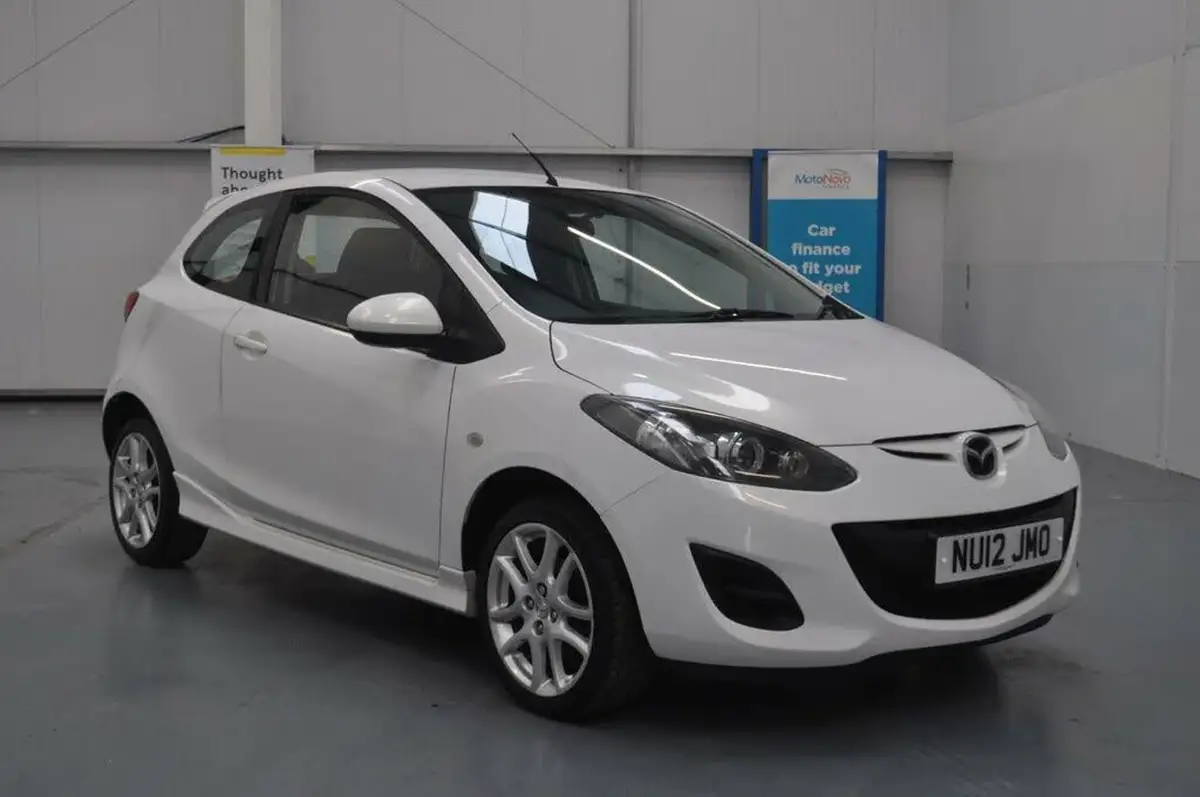 2012-mazda-mazda2-13-tamura-3d-big-2