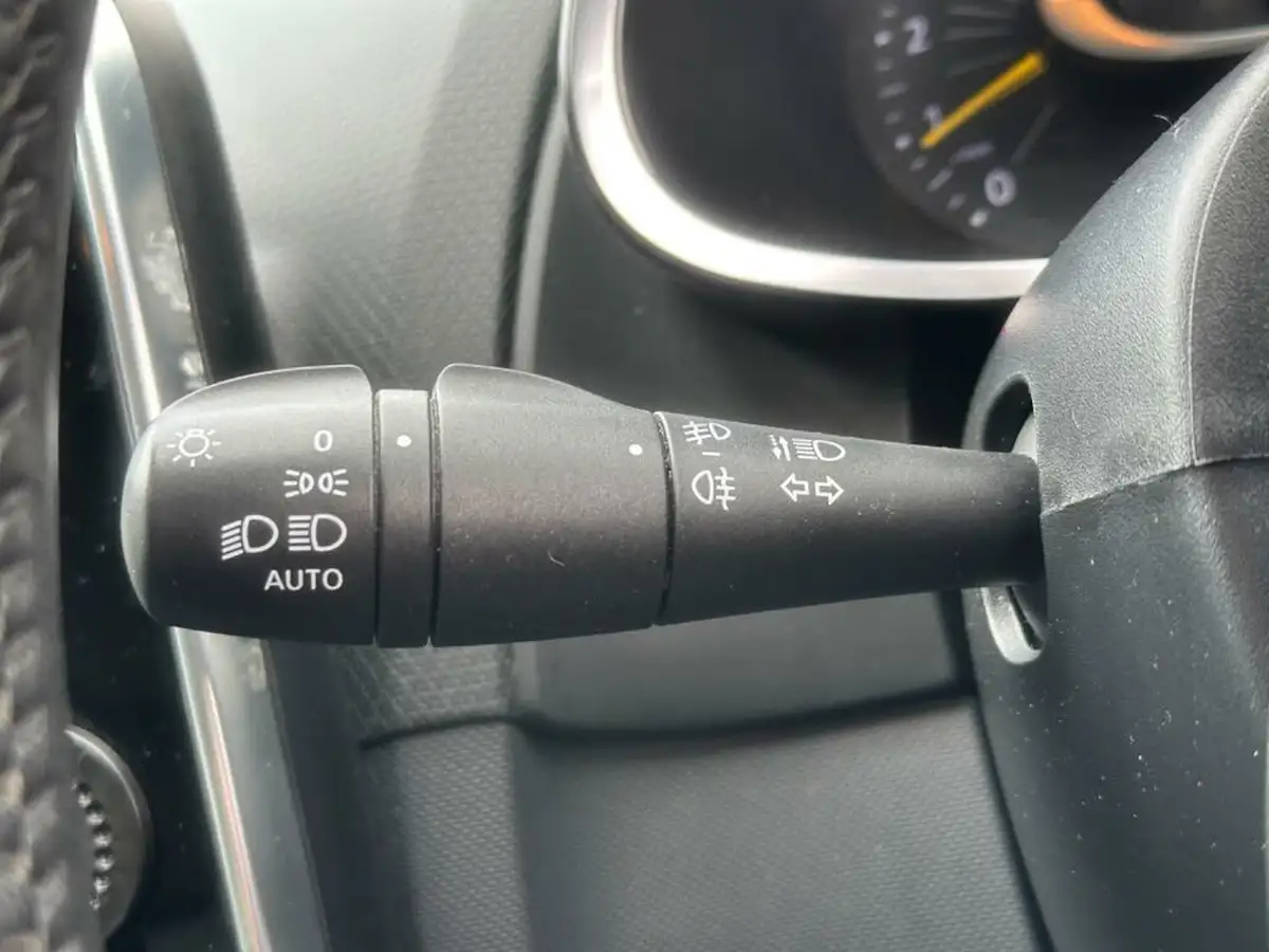 2015-renault-clio-15dci-dynamique-s-medianavss-big-20