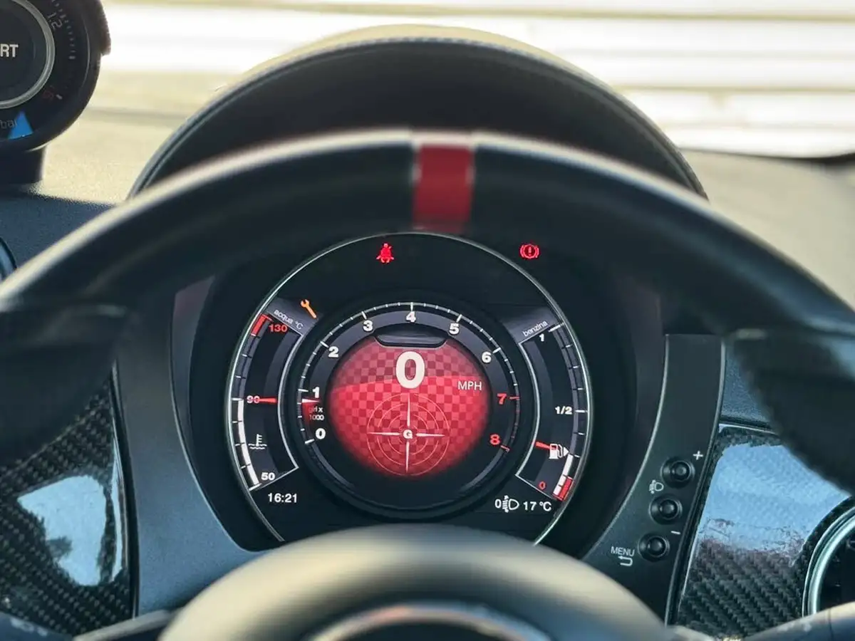 2017-abarth-595-14-tjet-big-23