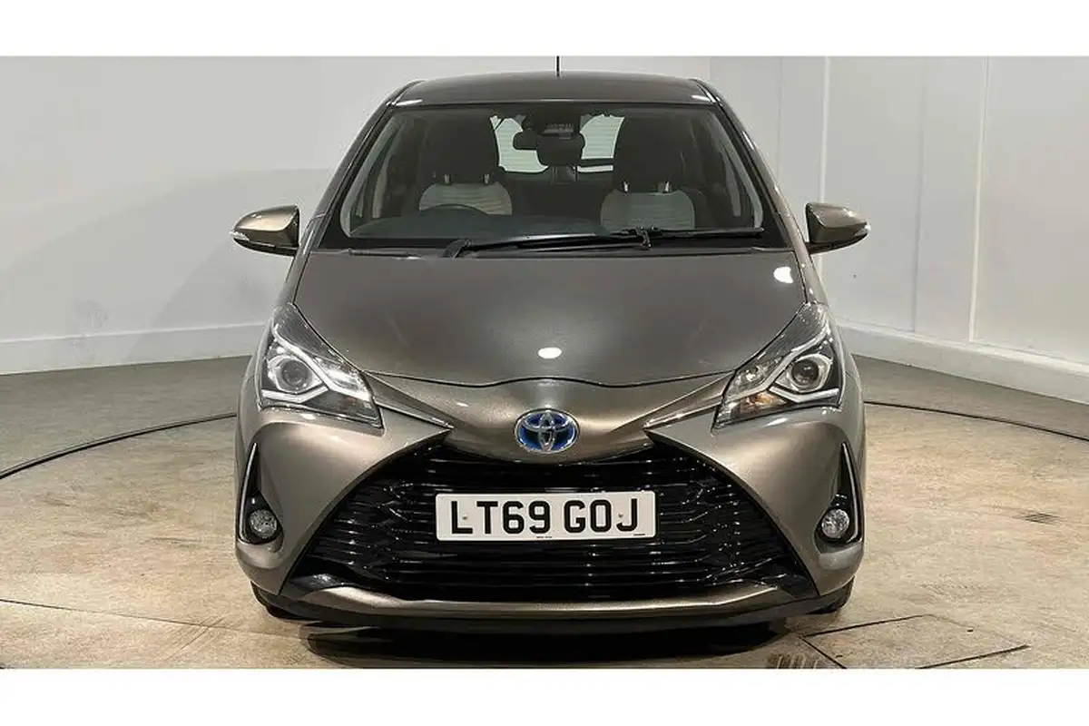 2019-toyota-yaris-15-vvt-i-icon-tech-98bhp-hybrid-1497cc-e-cvt-big-2