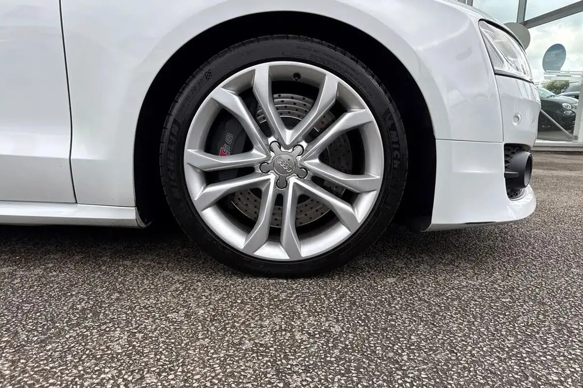 2016-audi-s8-40-tfsi-quattro-520ps-big-9
