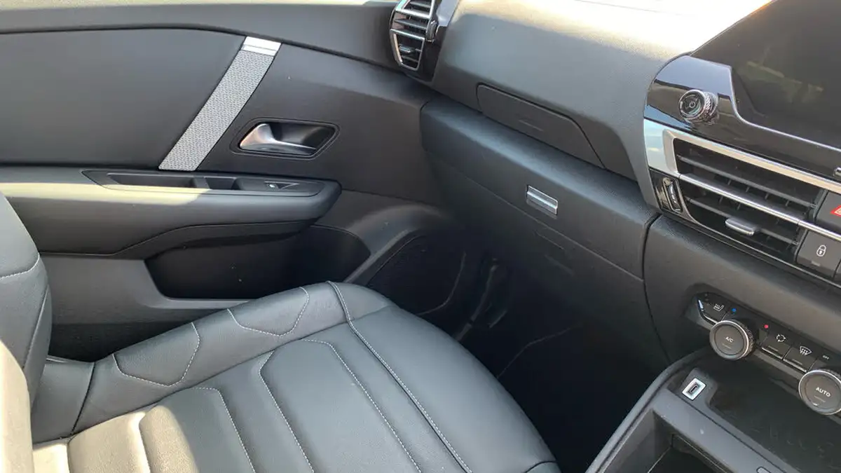 2021-citroen-c4-12-puretech-shine-plus-155ps-big-17