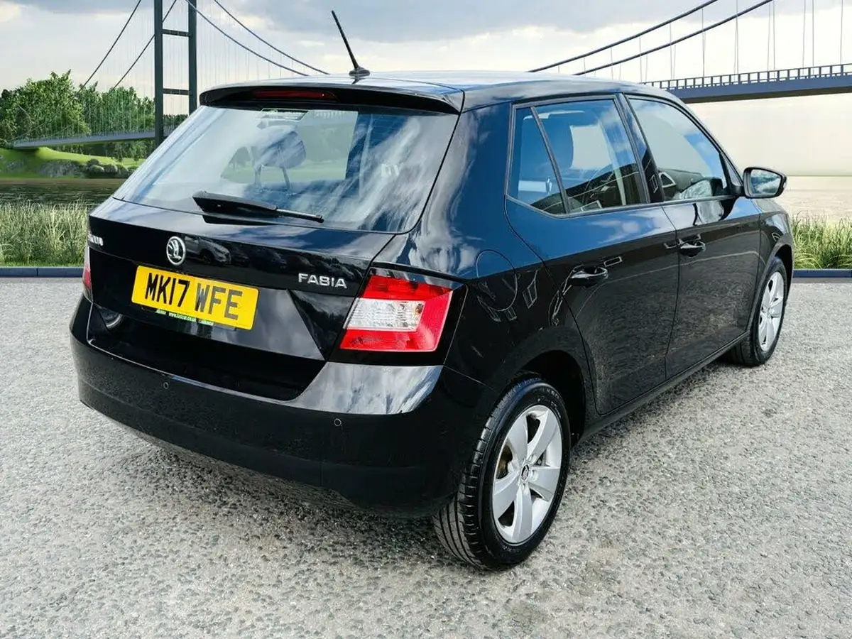 2017-skoda-fabia-12-tsi-se-109ps-hatchback-dsg-big-2
