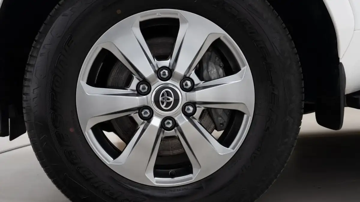 2024-toyota-land-cruiser-big-12
