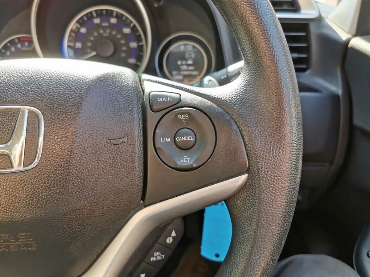 2016-honda-jazz-13-i-vtec-se-cvt-big-51