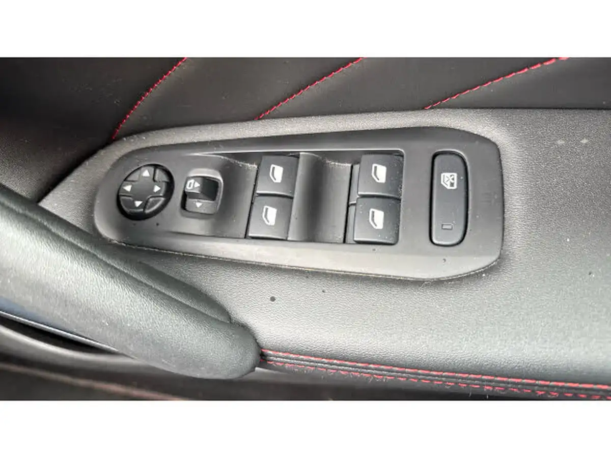 2021-peugeot-308-12-puretech-gt-premium-digital-i-cockpit-big-34