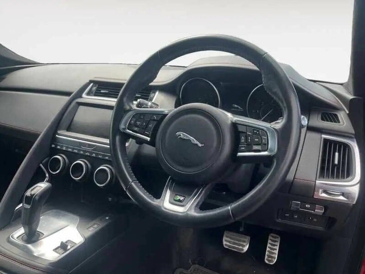 2018-jaguar-e-pace-20-i4d-first-edition-big-3
